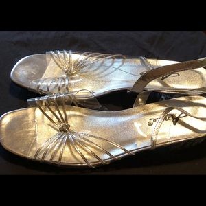 Size 12WW small heel dress shoes